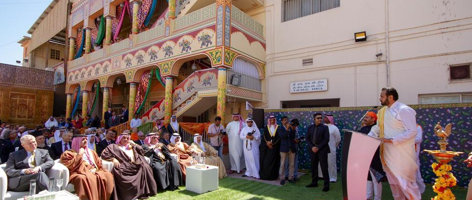 Diego Sarrió Cucarella, M.Afr., Recteur de PISAI, a été invité à assister à la célébration organisée pour commémorer le 200e anniversaire du plus ancien temple hindou du Royaume de Bahreïn.