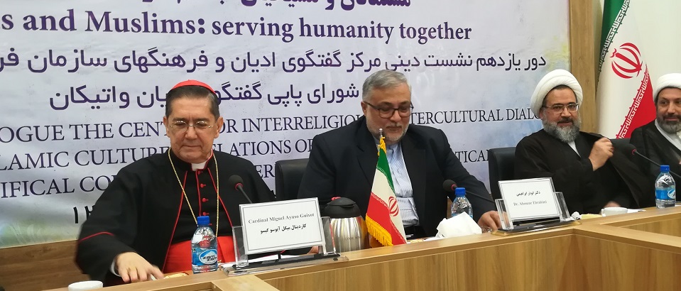 Diego Sarrió Cucarella a participé en tant que conférencier au XIe Colloque sur le thème « Musulmans et chrétiens ensemble au service de l’humanité », en Iran
