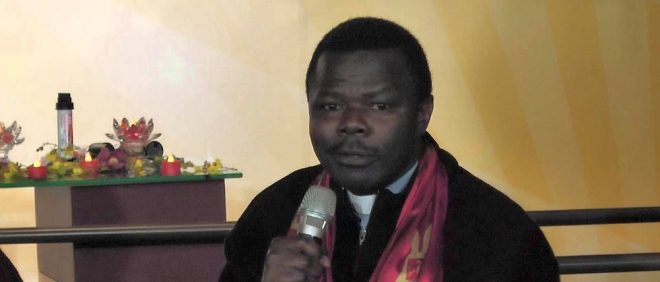 Le vendredi 18 décembre 2020, à l’église San Francesco a Ripa, le Rév. P. Paulin Batairwa Kubuya, S.X. a présidé la  traditionnelle messe avant Noël du PISAI.