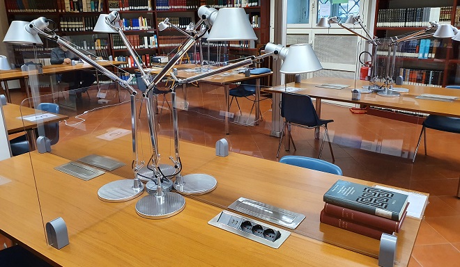 La salle de lecture de la bibliothèque du PISAI a eté renouvelée pour garantir les normes de sécurité sanitaire et utiliser tout les postes