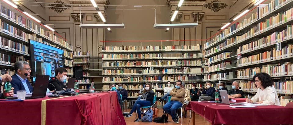 Le vendredi 14 mai 2021, Mariangela Laviano a brillamment soutenu sa thèse de doctorat à la bibliothèque Maurice Borrmans du PISAI