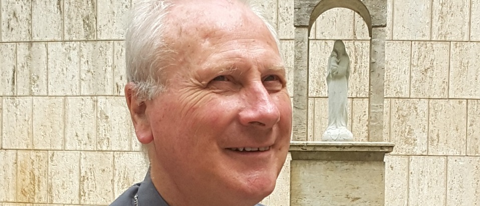 Il Cardinale Michael L. Fitzgerald, M.Afr., è stato insignito dalla Regina Elisabetta II dell’onorificenza di Ufficiale dell’Ordine dell’Impero Britannico