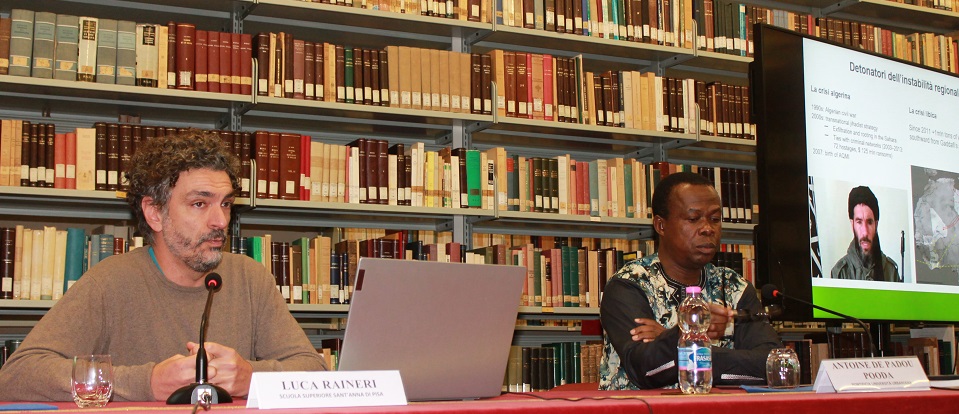 Mercoledì 6 dicembre 2023, presso la biblioteca Maurice Borrmans, si è tenuta la conferenza pubblica dal titolo Stati di crisi in Sahel fra golpe, jihad, insurrezioni e contesa strategica.