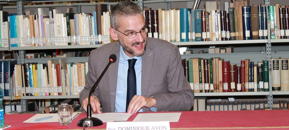 Giovedì 28 novembre 2024 si è tenuta nella Biblioteca Maurice Borrmans si è tenuta la Conférence Étienne Renaud 2024, dal titolo 'La liberté de conscience, un droit contesté et résilient', offerta da Dominique Avon